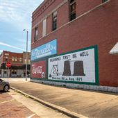 Pine St/6th St Corner Building
