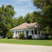 Oak and 4th Private Home