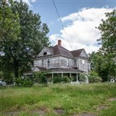 Old White House on Canadian