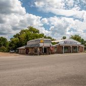 Vian Liquor Store